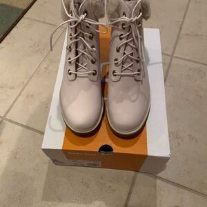 Timberland Women's Lace Up Cream Boots